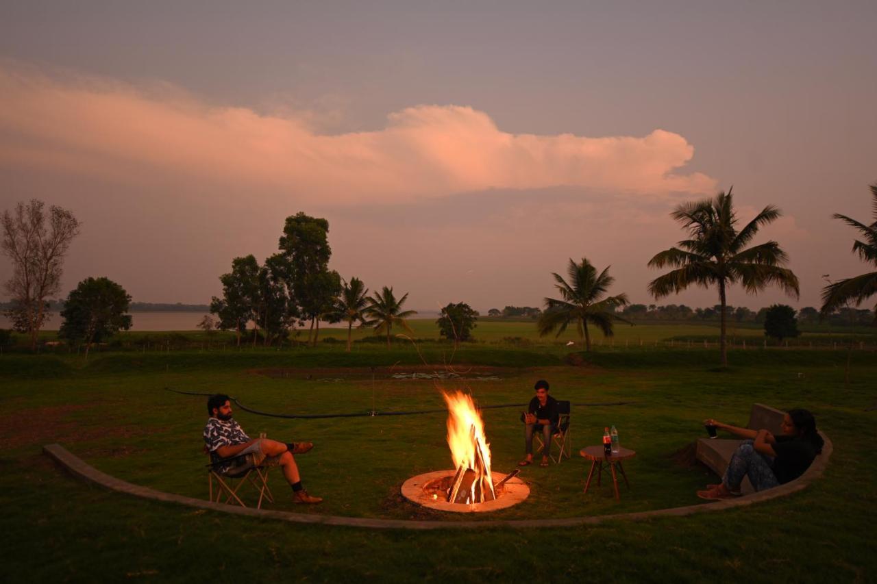 Fireflies Kabini Begūr Екстериор снимка